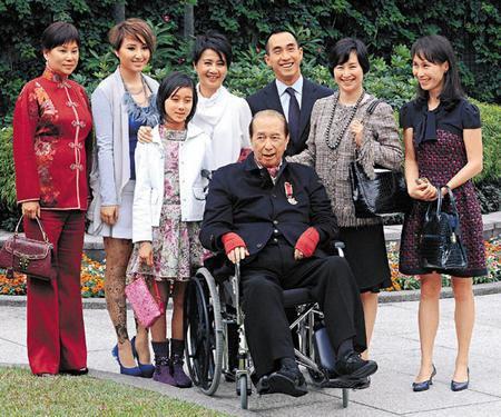 澳门六张牌照归属揭秘，决策者与相关图片探究澳门6张赌牌在哪几家