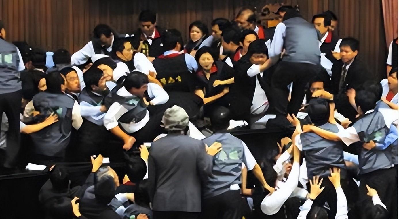 澳门六张牌照归属的决定因素深度解析澳门6张牌照归属由谁决定了什么意思啊